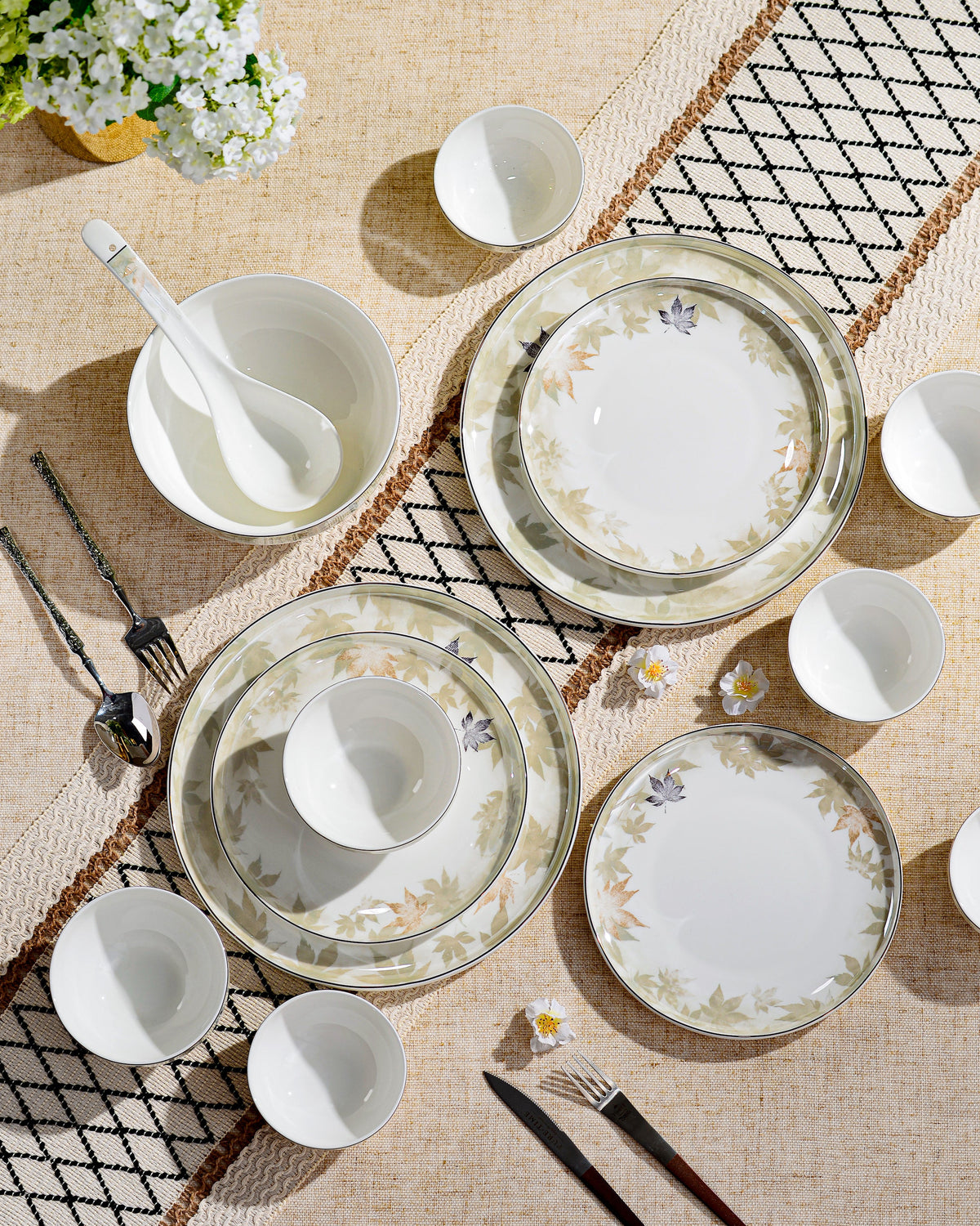 TAKISSO Golden Whisper Dinner Set