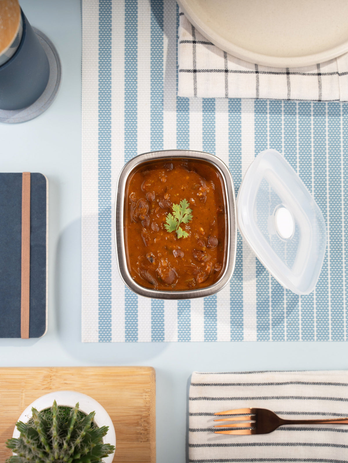 TAKISSO Rectangle - Tall - 550ml Microwave Safe Container (With Push-Pull Airtight Mechanism)