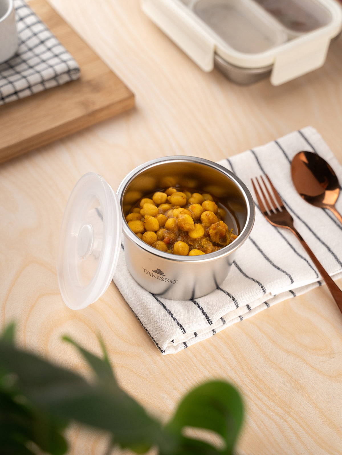 TAKISSO Round - 440ml Microwave Safe Container (With Push-Pull Airtight Mechanism)