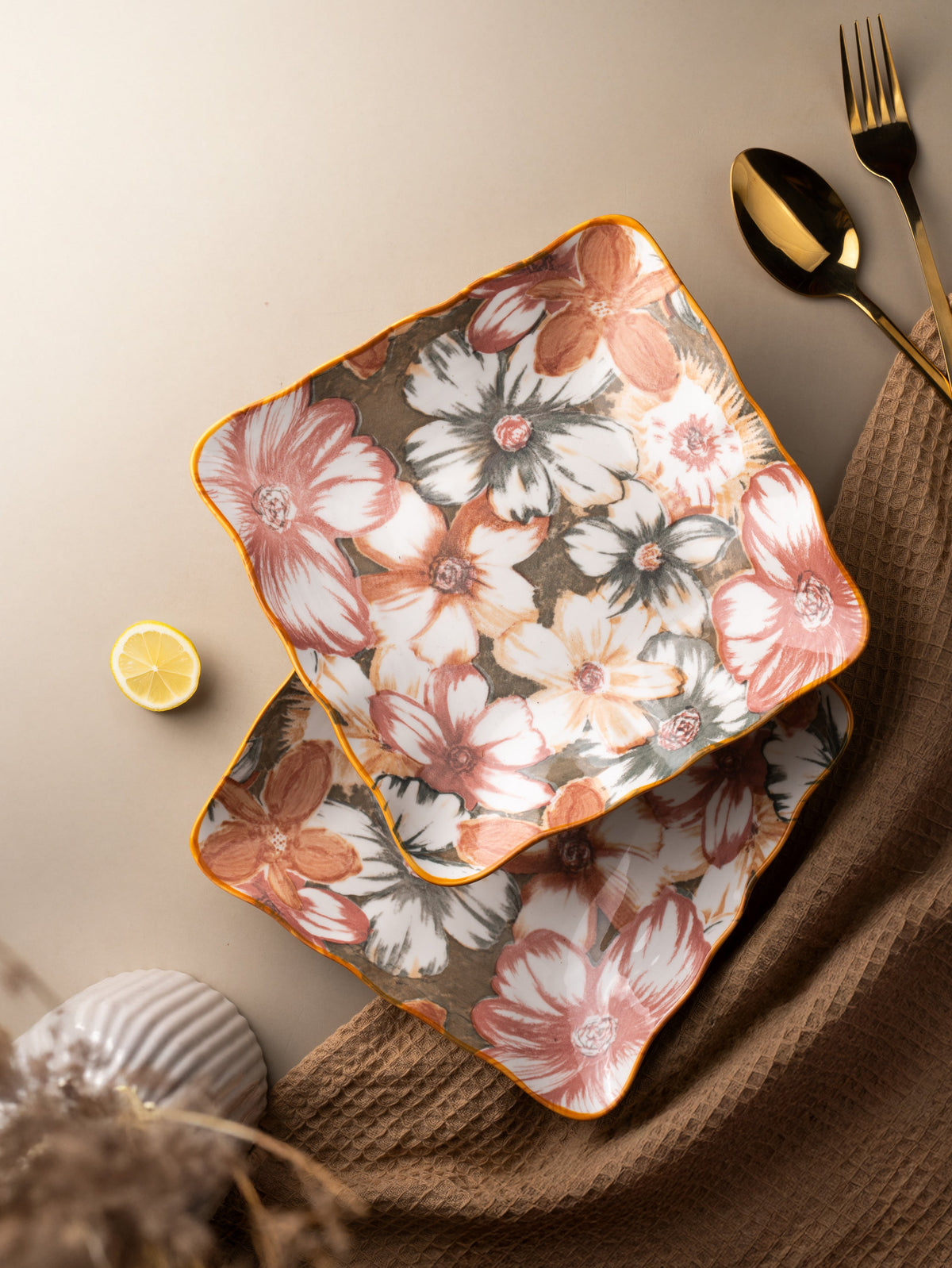 TAKISSO Porcelain Plate Set of 2